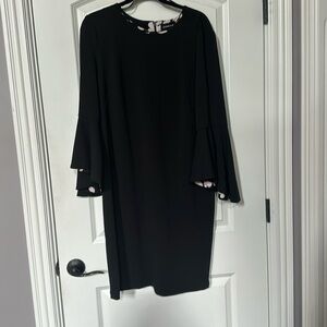 Flutter sleeve black dress